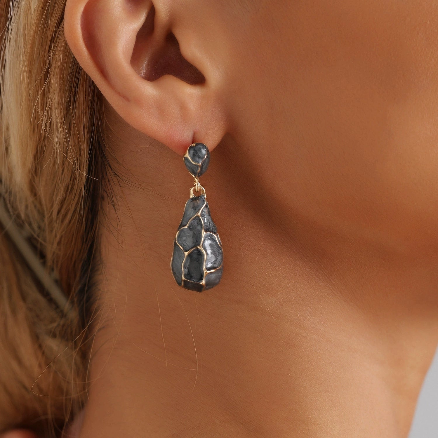 Retro Water Drop Pattern Earrings